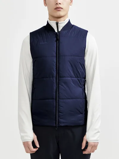 1910986-396000_CORE Light Padded Vest M_Closeup1.jpg